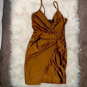 NWT‼️ Bronze mini dress. New Years Eve dress.